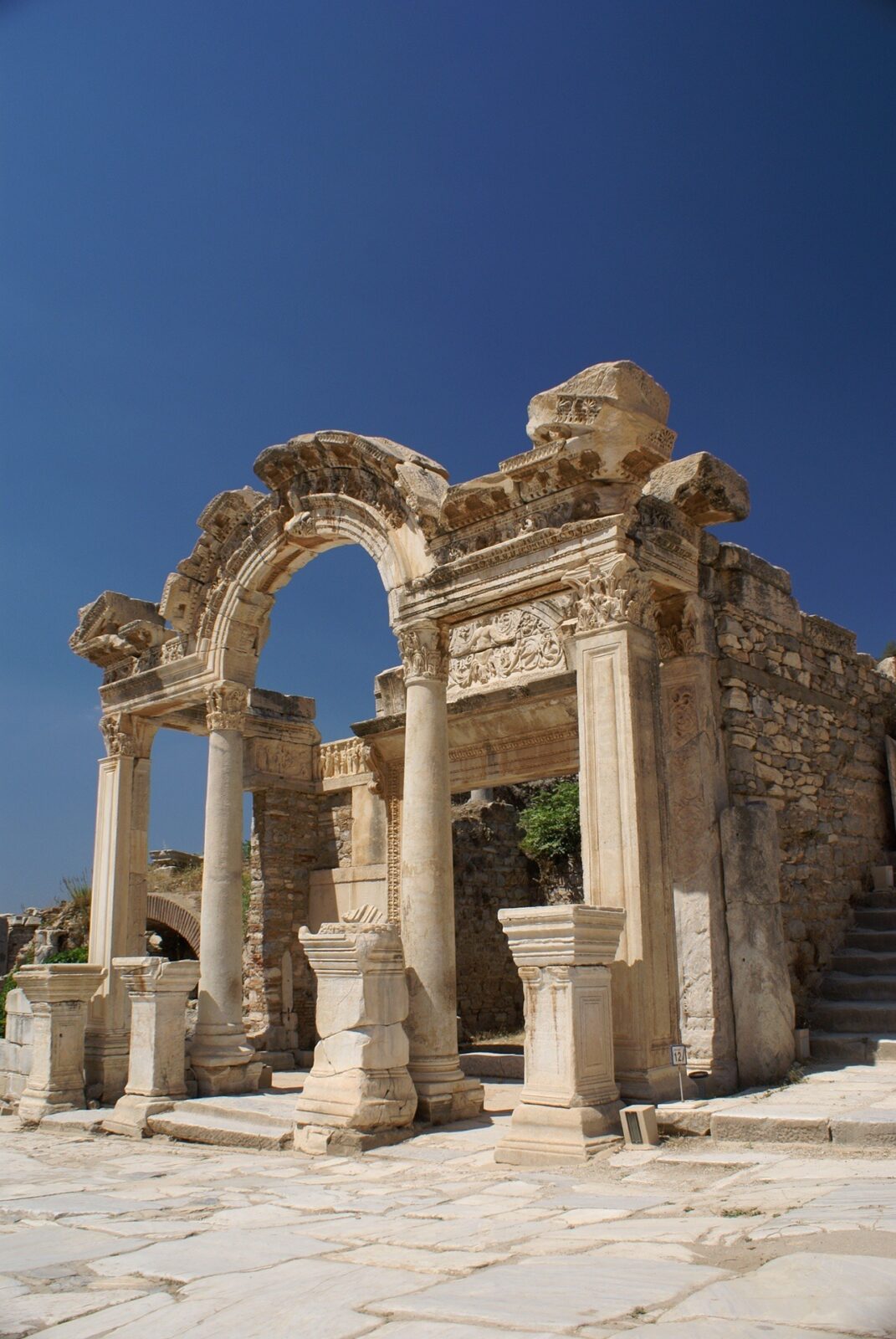 ephesus-1178716_1920